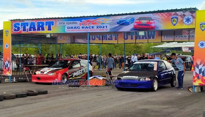 Kompetisi Balap Mobil Drag Race Yang Di Buat Secara Resmi