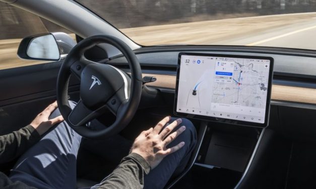 Sistem Otomatis Autopilot Pada Beberapa Kendaraan