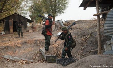 Peristiwa Konflik Bersenjata Antara Sesama Saudara Kelompok