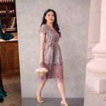 Pakaian Perempuan Gaun Yang Di Indah Dan Anggun