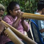 Perkusi Tiup Tradisional Atau Suling Bambu