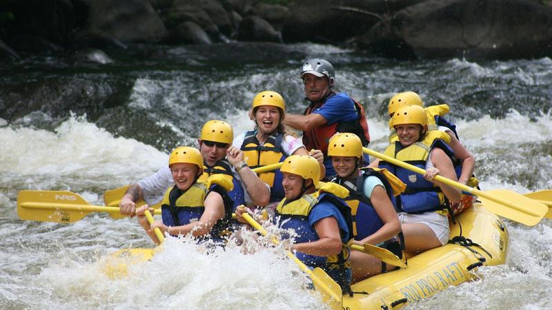 Ekstremnya Olahraga Air Arung Jeram Dengan Arus