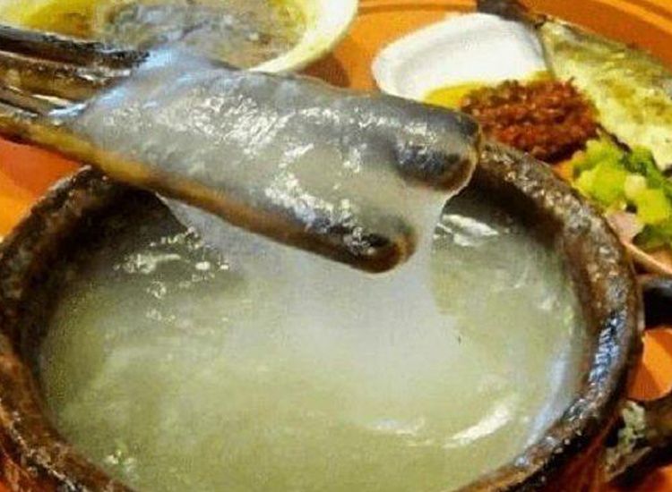 Makanan Berbahan Sagu Yang Di Olah Menjadi Papeda