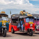 Sebuah Keunikan Kendaraan Tuk Tuk Transportasi Umum