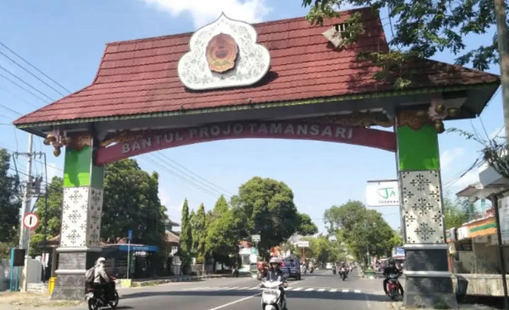 Gerbang Masuk Penanda Sebuah Tempat Atau Gapura