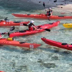 Olahraga Perahu Kecil Kano Di Sebuah Perairan