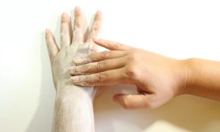 Perlengkapan Kebersihan Saat Mandi Sebuah Lulur