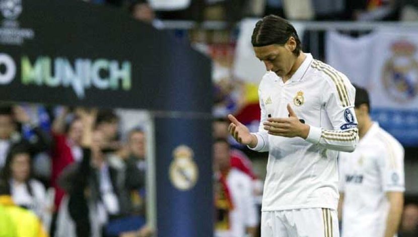 Pesepakbola Muslim Ozil Dengan Ciri Khas Bermainnya