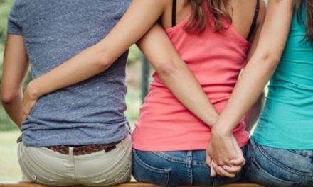 Lelaki Pemain Yang Suka Bermain Hati Perempuan