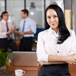 Perusahaan Mempromosikan Acara Dengan Menarik Penonton