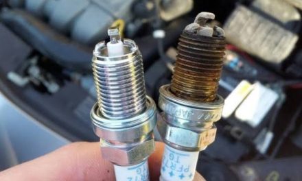 Bagian Pembakaran Busi Pada Untuk Penyalaan Sepeda Motor