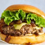 Kuliner Barat Sebuah Roti Isi Atau Burger