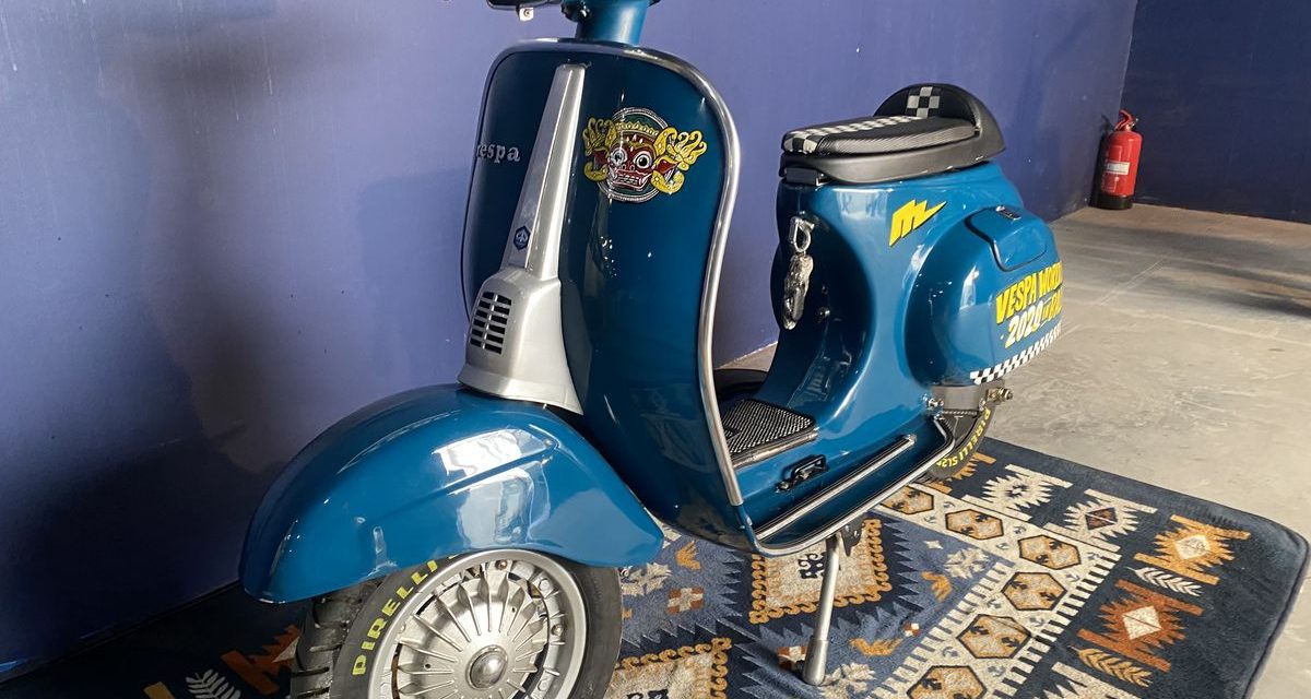 Kendaraan Jadul Vespa Dengan Suara Berisiknya