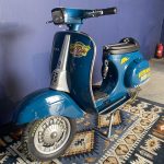 Kendaraan Jadul Vespa Dengan Suara Berisiknya