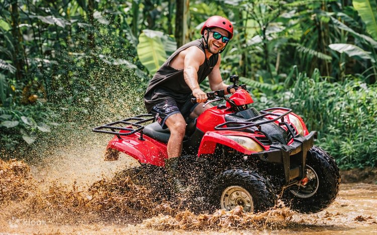 Kendaraan Kecil ATV Namun Kuat Segala Medan