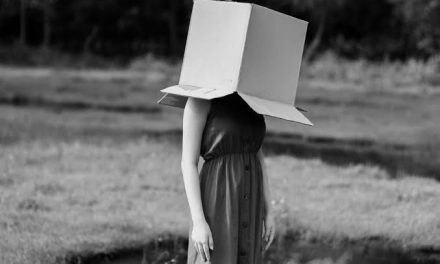 Karakter Sifat Introvert Yang Suka Menyendiri