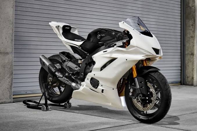 Kendaraan Bermotor Yamaha Dengan CC Tinggi R6