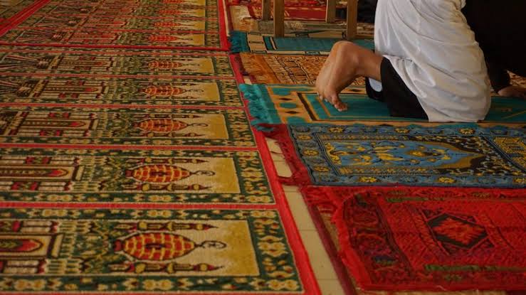 Sebuah Perlengkapan Ibadah Alas Sujud Sholat