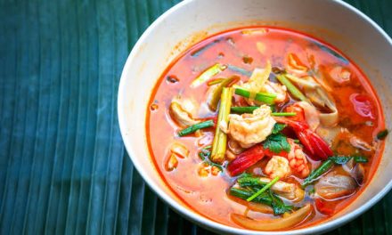 Hidangan Berkuah Tomyam Dengan Bahan Khusus