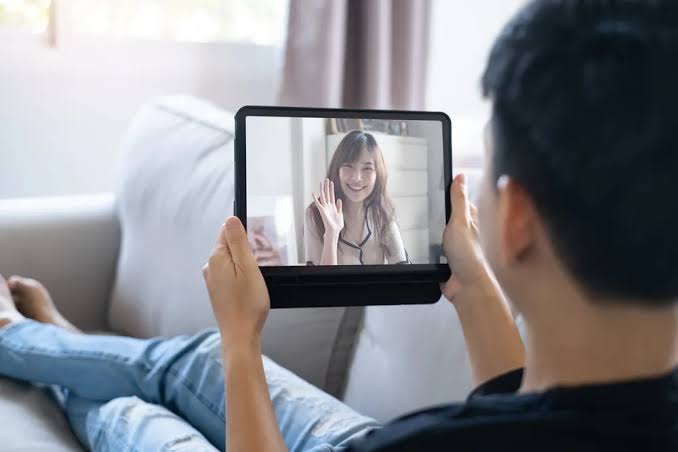 Hubungan Seseorang LDR Dengan Terpisah Jarak