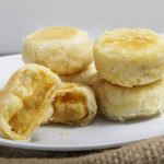 Makanan Tradisional Bakpia Bentuk Bulat Dan Kecil