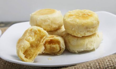 Makanan Tradisional Bakpia Bentuk Bulat Dan Kecil