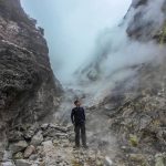 Sebuah Cekungan Besar Atau Lubang Kawah