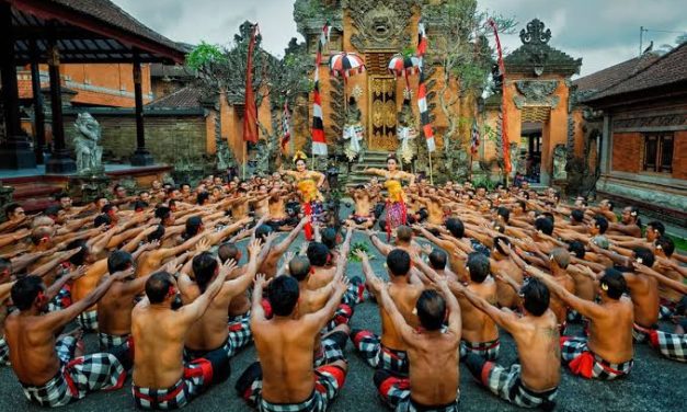 Sebuah Kebudayaan Tarian Khas Bali Kecak
